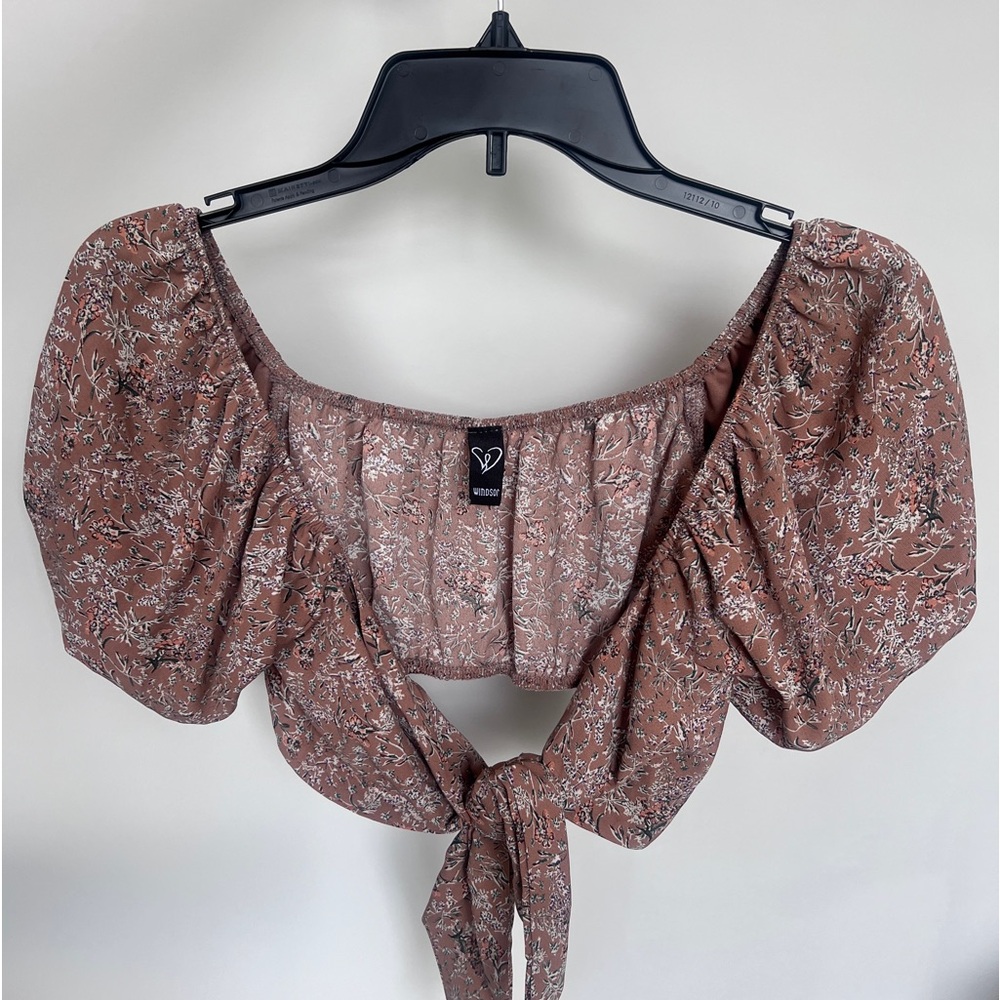 Front-Tie Windsor Top!